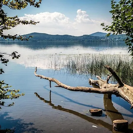 Am Wingertsberg Laacher * Glees