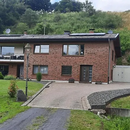 Am Wingertsberg Laacher