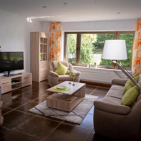 Апартаменты Am Wingertsberg Laacher Glees