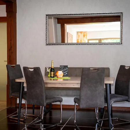 Am Wingertsberg Laacher Daire