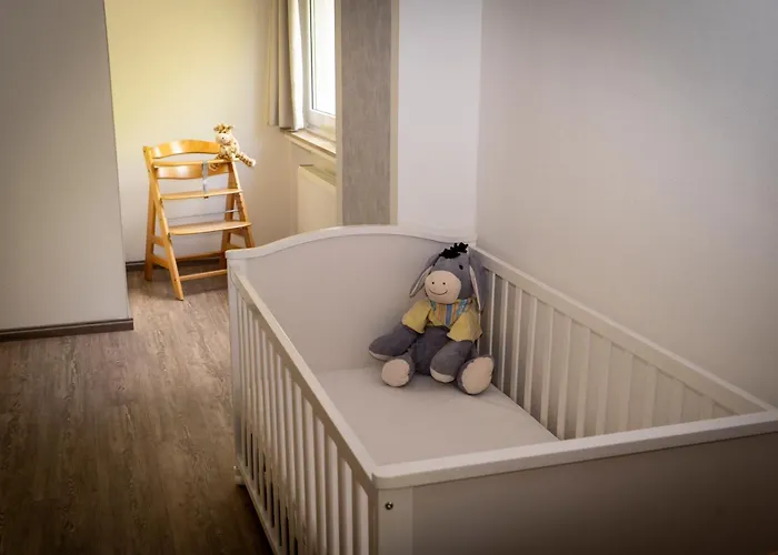 Am Wingertsberg Laacher * Glees