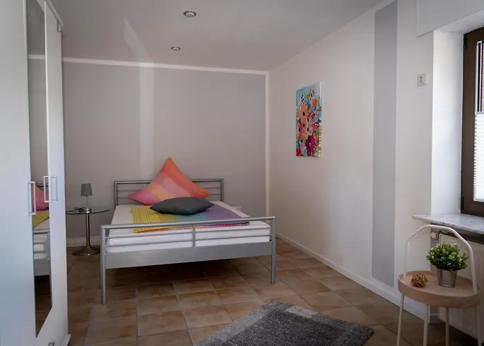 Am Wingertsberg Laacher * Glees